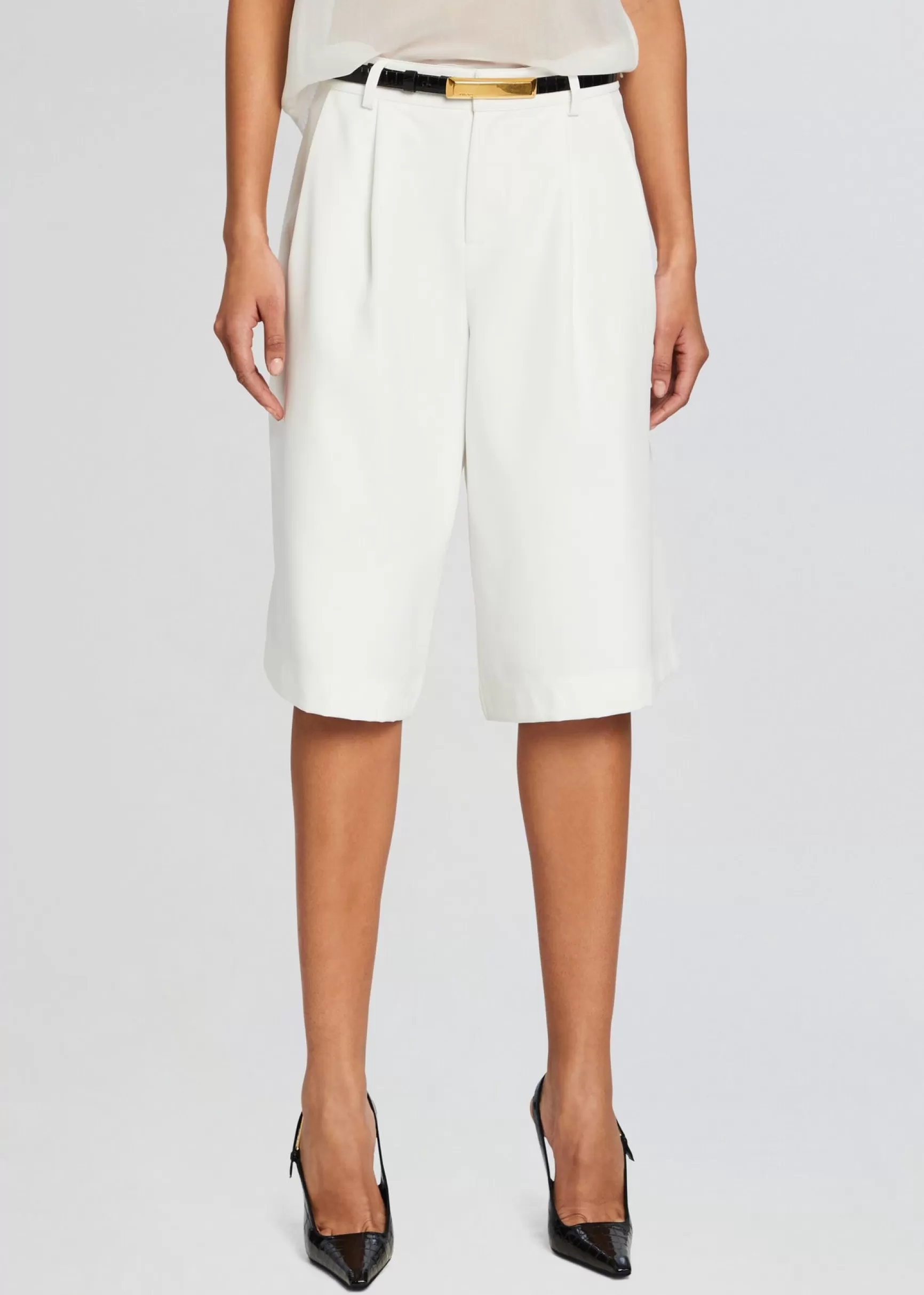 Business Chic*Retrofete Alyson Short White